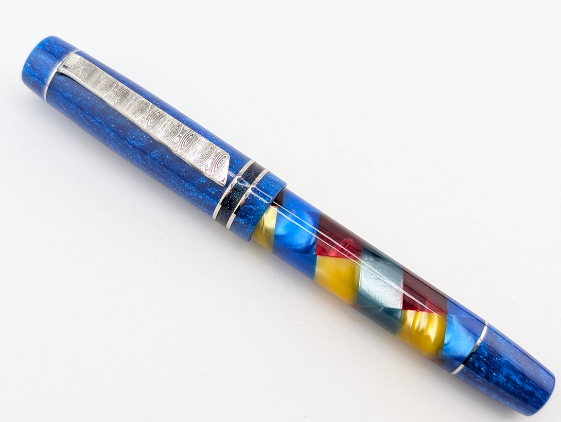 Carina Hapalua 15 in Harlequin w/ Diamond Sapphire Resin and Damascus Steel Clip