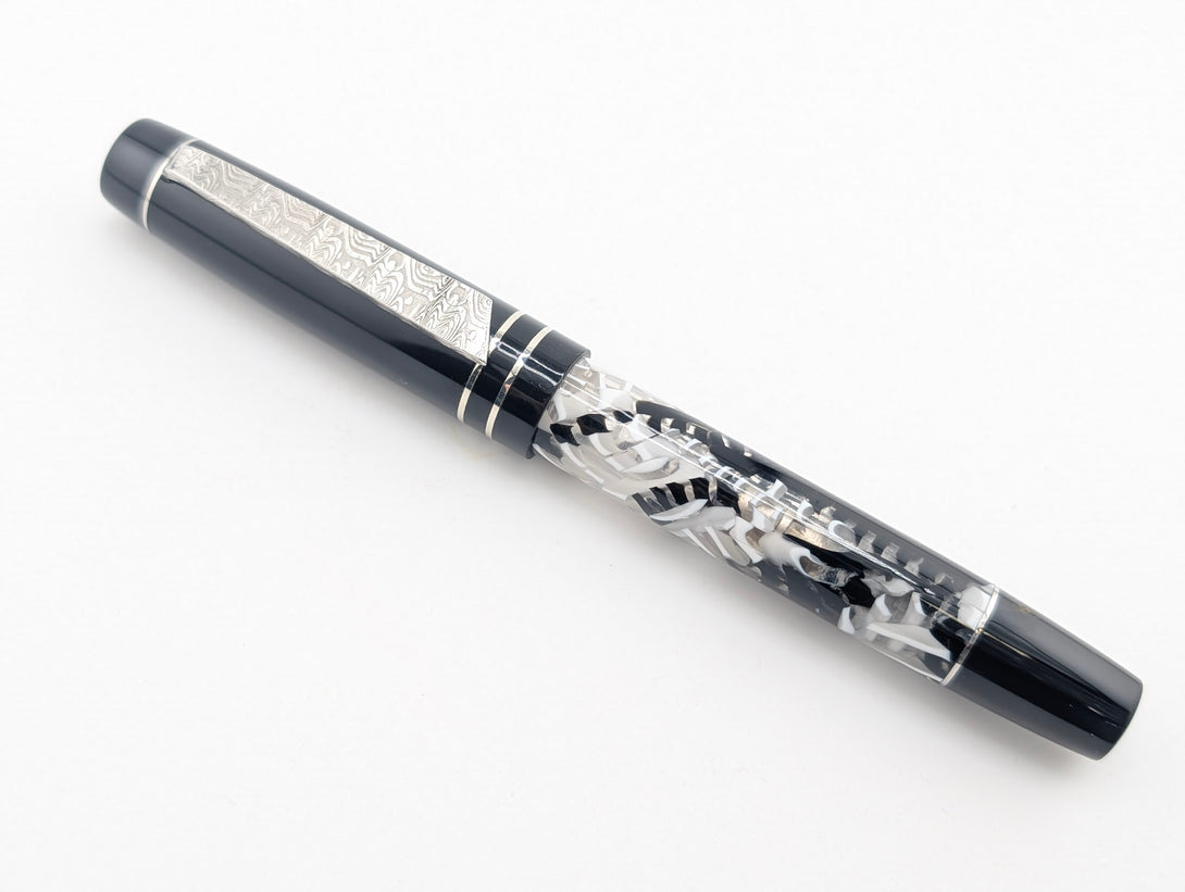 Carina 14 in B&W Cellulose Acetate with Black Resin - Damascus Steel
