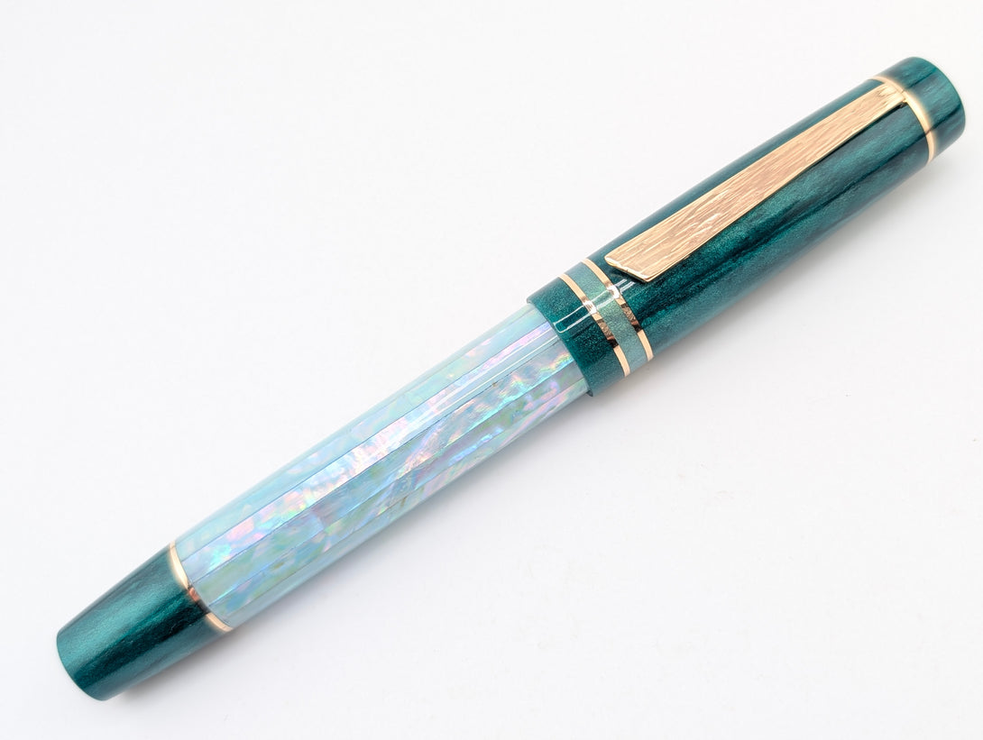 Hapalua 15 in Iceberg Awabi w/ Verde Green Resin